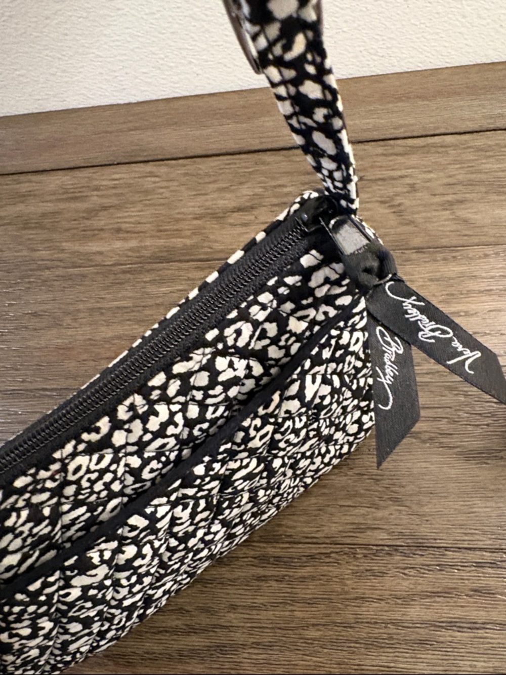 EUC [Vera Bradley] Little Crossbody in Black/White Camocat Shoulder Purse Bag - Picture 4 of 11